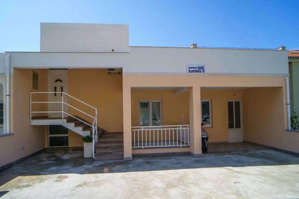 Lovely Studio Apartment For 2 Free Private Parking มาคาร์สกา ภายนอก รูปภาพ